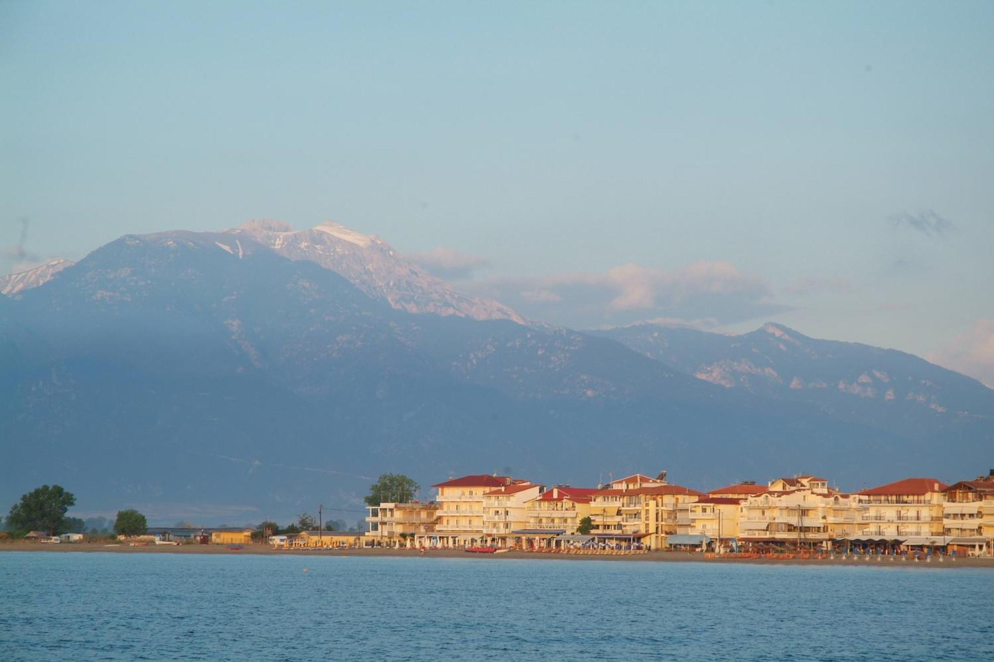 Hotel Platon Beach Олимпиаки-Акти Экстерьер фото